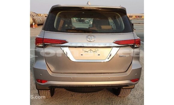 Buy Import Toyota Fortuner Other Car in Import - Dubai in Dhufar Buy Import Toyota Fortuner Other Car in Import - Dubai in Dhufar