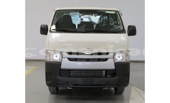 Buy Import Toyota Hiace White Car in Import - Dubai in Dhufar