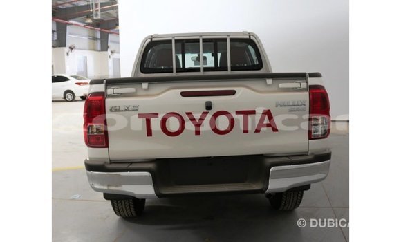 Buy Import Toyota Hilux White Car in Import - Dubai in Dhufar Buy Import Toyota Hilux White Car in Import - Dubai in Dhufar