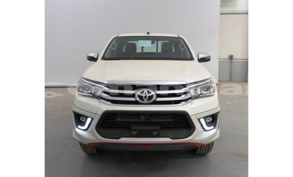 Buy Import Toyota Hilux White Car in Import - Dubai in Dhufar