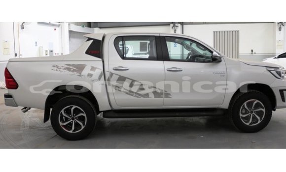 Buy Import Toyota Hilux White Car in Import - Dubai in Dhufar Buy Import Toyota Hilux White Car in Import - Dubai in Dhufar