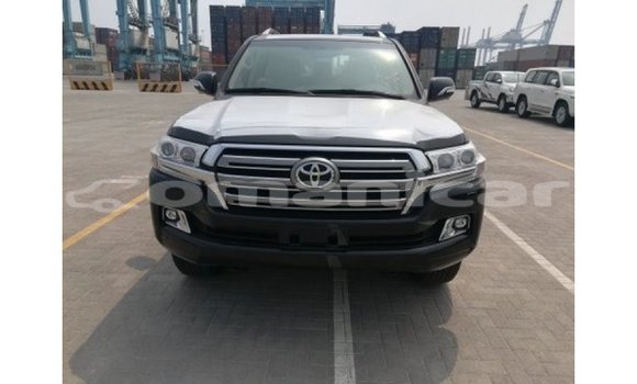 Buy Import Toyota Land Cruiser Black Car in Import - Dubai in Dhufar