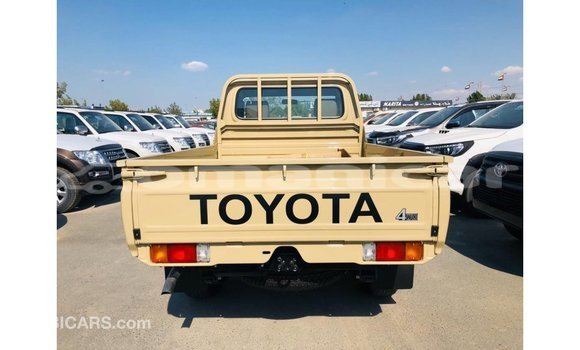 Buy Import Toyota Land Cruiser Beige Car in Import - Dubai in Dhufar Buy Import Toyota Land Cruiser Beige Car in Import - Dubai in Dhufar