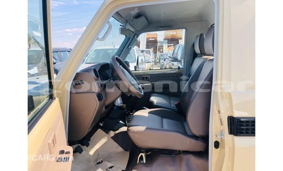 Buy Import Toyota Land Cruiser Beige Car in Import - Dubai in Dhufar Buy Import Toyota Land Cruiser Beige Car in Import - Dubai in Dhufar
