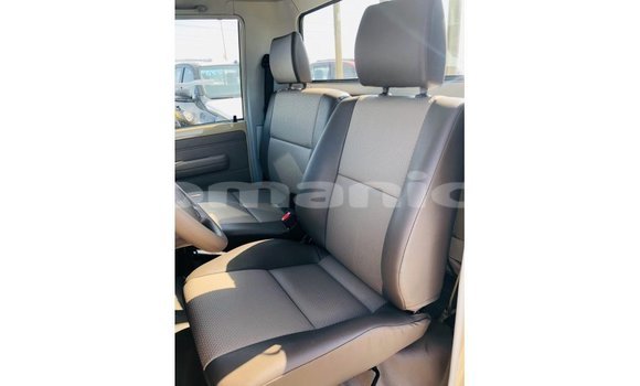 Buy Import Toyota Land Cruiser Beige Car in Import - Dubai in Dhufar Buy Import Toyota Land Cruiser Beige Car in Import - Dubai in Dhufar