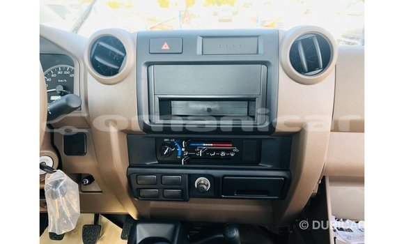 Buy Import Toyota Land Cruiser Beige Car in Import - Dubai in Dhufar Buy Import Toyota Land Cruiser Beige Car in Import - Dubai in Dhufar