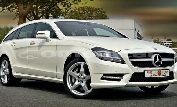 Buy Import Mercedes-Benz 190 White Car in Import - Dubai in Dhufar Buy Import Mercedes-Benz 190 White Car in Import - Dubai in Dhufar