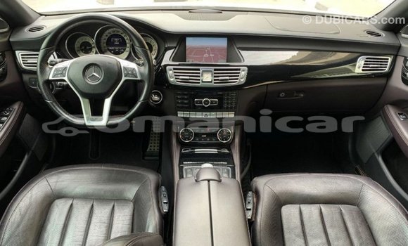 Buy Import Mercedes-Benz 190 White Car in Import - Dubai in Dhufar Buy Import Mercedes-Benz 190 White Car in Import - Dubai in Dhufar