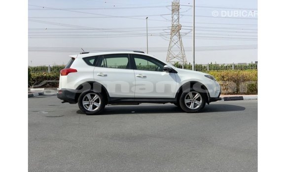 Buy Import Toyota 4Runner White Car in Import - Dubai in Dhufar Buy Import Toyota 4Runner White Car in Import - Dubai in Dhufar