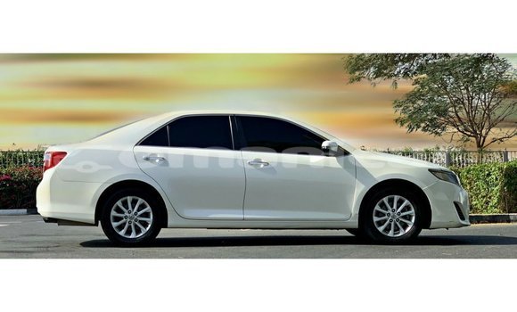 Buy Import Toyota Camry White Car in Import - Dubai in Dhufar Buy Import Toyota Camry White Car in Import - Dubai in Dhufar