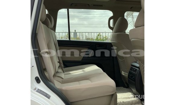 Buy Import Toyota Land Cruiser White Car in Import - Dubai in Dhufar Buy Import Toyota Land Cruiser White Car in Import - Dubai in Dhufar