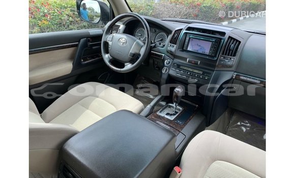 Buy Import Toyota Land Cruiser White Car in Import - Dubai in Dhufar Buy Import Toyota Land Cruiser White Car in Import - Dubai in Dhufar