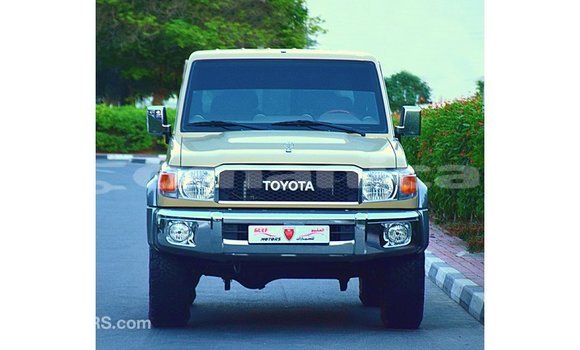 Buy Import Toyota Land Cruiser Beige Car in Import - Dubai in Dhufar Buy Import Toyota Land Cruiser Beige Car in Import - Dubai in Dhufar