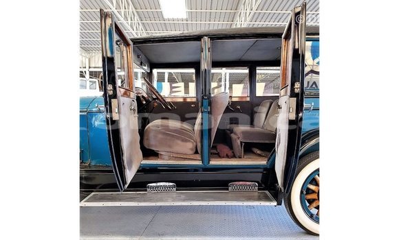 Buy Import Buick Electra Blue Car in Import - Dubai in Dhufar Buy Import Buick Electra Blue Car in Import - Dubai in Dhufar