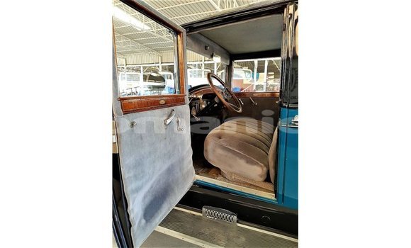 Buy Import Buick Electra Blue Car in Import - Dubai in Dhufar Buy Import Buick Electra Blue Car in Import - Dubai in Dhufar