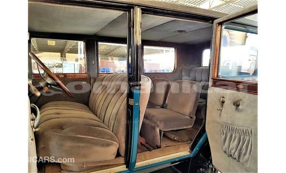 Buy Import Buick Electra Blue Car in Import - Dubai in Dhufar Buy Import Buick Electra Blue Car in Import - Dubai in Dhufar