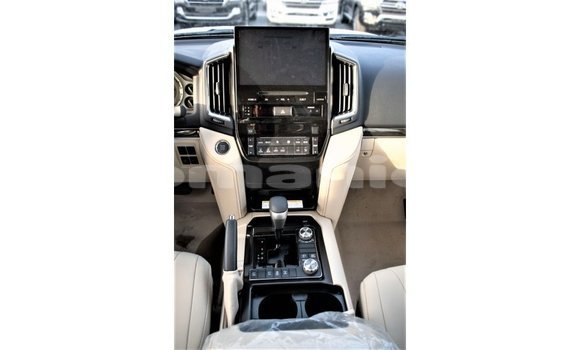 Buy Import Toyota Land Cruiser Black Car in Import - Dubai in Dhufar Buy Import Toyota Land Cruiser Black Car in Import - Dubai in Dhufar
