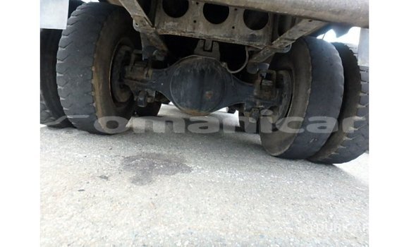 Buy Import Nissan 350Z Blue Car in Import - Dubai in Dhufar Buy Import Nissan 350Z Blue Car in Import - Dubai in Dhufar