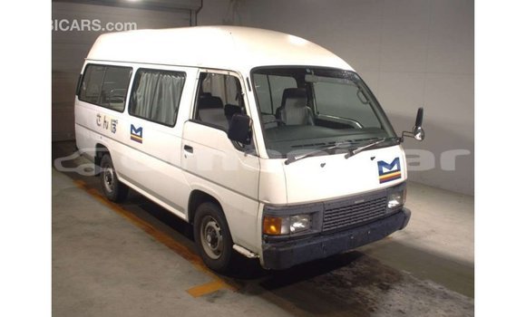 Buy Import Nissan Caravan White Car in Import - Dubai in Dhufar Buy Import Nissan Caravan White Car in Import - Dubai in Dhufar