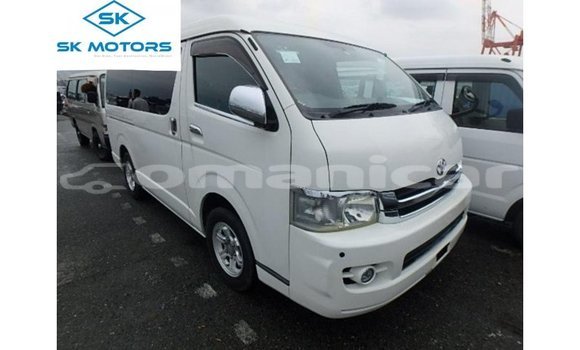 Buy Import Toyota Regius White Car in Import - Dubai in Dhufar Buy Import Toyota Regius White Car in Import - Dubai in Dhufar