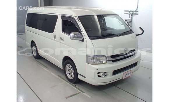 Buy Import Toyota Regius White Car in Import - Dubai in Dhufar Buy Import Toyota Regius White Car in Import - Dubai in Dhufar