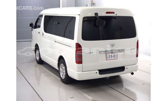 Buy Import Toyota Regius White Car in Import - Dubai in Dhufar Buy Import Toyota Regius White Car in Import - Dubai in Dhufar