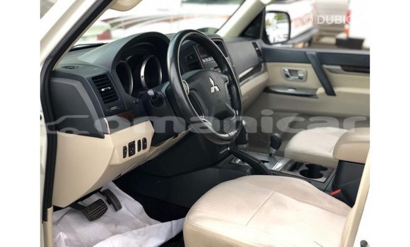 Buy Import Mitsubishi Pajero White Car in Import - Dubai in Dhufar Buy Import Mitsubishi Pajero White Car in Import - Dubai in Dhufar