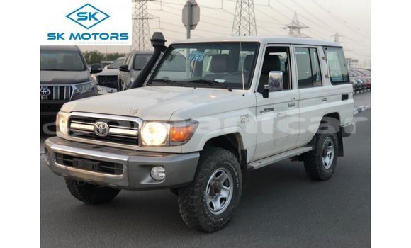 Buy Import Toyota Land Cruiser White Car in Import - Dubai in Dhufar Buy Import Toyota Land Cruiser White Car in Import - Dubai in Dhufar