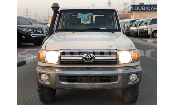Buy Import Toyota Land Cruiser White Car in Import - Dubai in Dhufar Buy Import Toyota Land Cruiser White Car in Import - Dubai in Dhufar