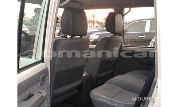 Buy Import Toyota Land Cruiser White Car in Import - Dubai in Dhufar Buy Import Toyota Land Cruiser White Car in Import - Dubai in Dhufar