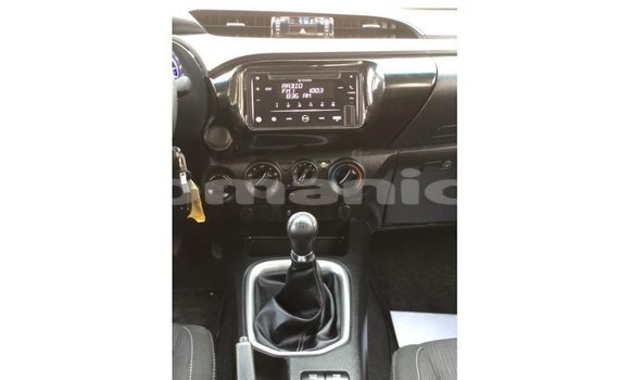 Buy Import Toyota Hilux White Car in Import - Dubai in Dhufar Buy Import Toyota Hilux White Car in Import - Dubai in Dhufar