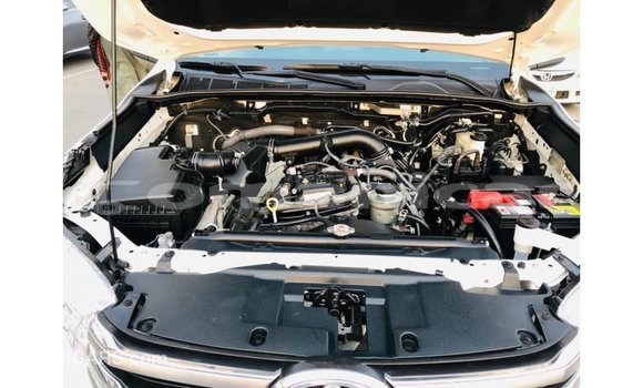 Buy Import Toyota Hilux White Car in Import - Dubai in Dhufar Buy Import Toyota Hilux White Car in Import - Dubai in Dhufar