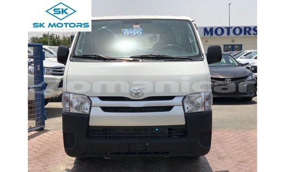 Buy Import Toyota Hiace White Car in Import - Dubai in Dhufar
