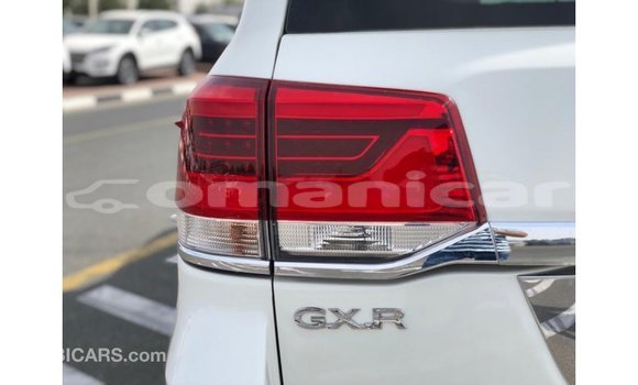 Buy Import Toyota Land Cruiser White Car in Import - Dubai in Dhufar Buy Import Toyota Land Cruiser White Car in Import - Dubai in Dhufar