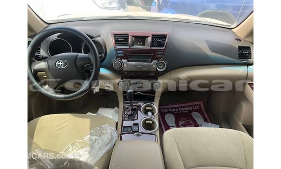 Buy Import Toyota Highlander Other Car in Import - Dubai in Dhufar Buy Import Toyota Highlander Other Car in Import - Dubai in Dhufar