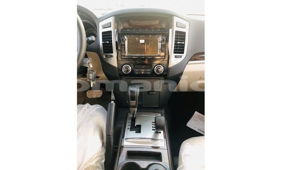 Buy Import Mitsubishi Pajero Black Car in Import - Dubai in Dhufar Buy Import Mitsubishi Pajero Black Car in Import - Dubai in Dhufar
