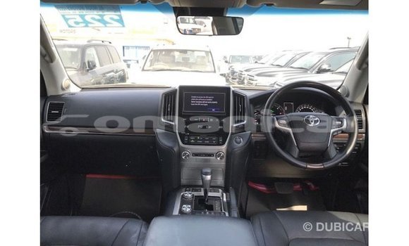 Buy Import Toyota Land Cruiser White Car in Import - Dubai in Dhufar Buy Import Toyota Land Cruiser White Car in Import - Dubai in Dhufar