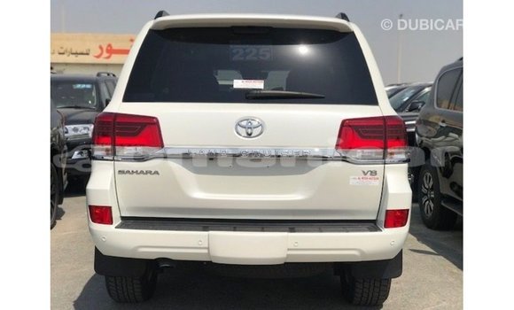 Buy Import Toyota Land Cruiser White Car in Import - Dubai in Dhufar Buy Import Toyota Land Cruiser White Car in Import - Dubai in Dhufar
