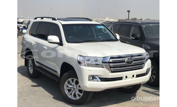 Buy Import Toyota Land Cruiser White Car in Import - Dubai in Dhufar Buy Import Toyota Land Cruiser White Car in Import - Dubai in Dhufar