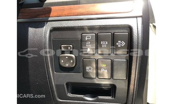 Buy Import Toyota Land Cruiser White Car in Import - Dubai in Dhufar Buy Import Toyota Land Cruiser White Car in Import - Dubai in Dhufar