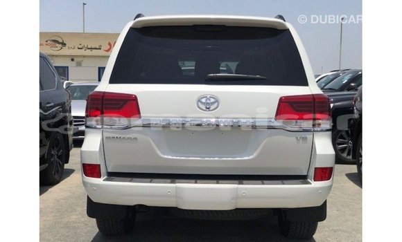 Buy Import Toyota Land Cruiser White Car in Import - Dubai in Dhufar Buy Import Toyota Land Cruiser White Car in Import - Dubai in Dhufar