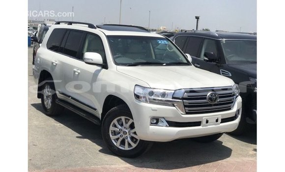 Buy Import Toyota Land Cruiser White Car in Import - Dubai in Dhufar Buy Import Toyota Land Cruiser White Car in Import - Dubai in Dhufar