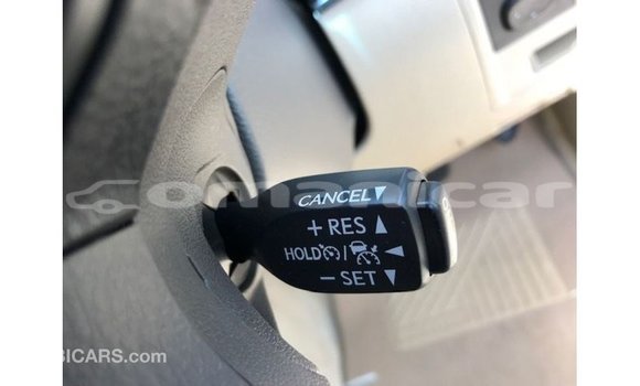 Buy Import Toyota Land Cruiser White Car in Import - Dubai in Dhufar Buy Import Toyota Land Cruiser White Car in Import - Dubai in Dhufar