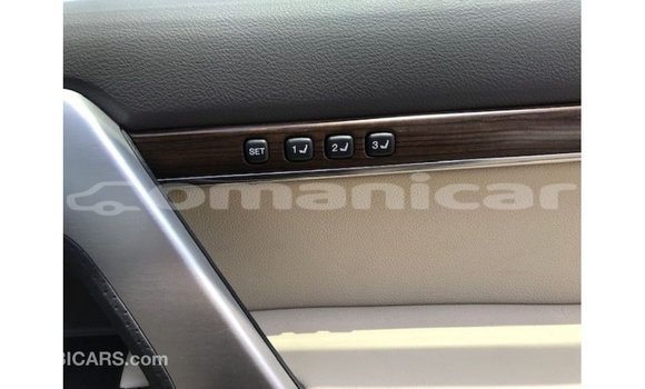 Buy Import Toyota Land Cruiser White Car in Import - Dubai in Dhufar Buy Import Toyota Land Cruiser White Car in Import - Dubai in Dhufar