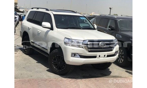 Buy Import Toyota Land Cruiser White Car in Import - Dubai in Dhufar Buy Import Toyota Land Cruiser White Car in Import - Dubai in Dhufar