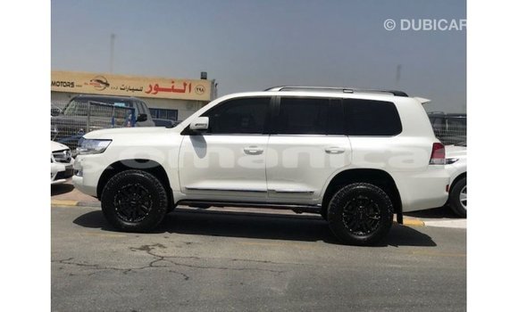 Buy Import Toyota Land Cruiser White Car in Import - Dubai in Dhufar Buy Import Toyota Land Cruiser White Car in Import - Dubai in Dhufar