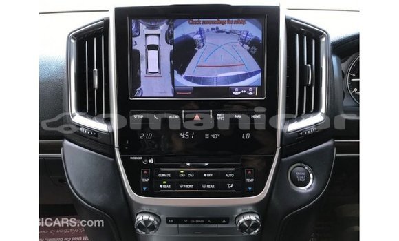 Buy Import Toyota Land Cruiser White Car in Import - Dubai in Dhufar Buy Import Toyota Land Cruiser White Car in Import - Dubai in Dhufar