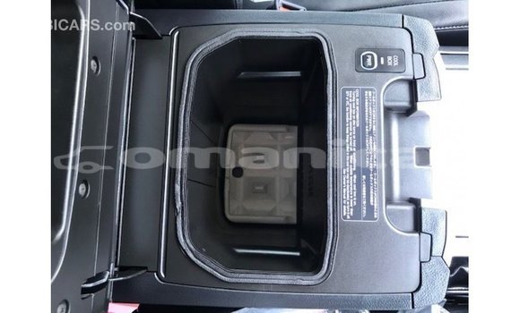 Buy Import Toyota Land Cruiser White Car in Import - Dubai in Dhufar Buy Import Toyota Land Cruiser White Car in Import - Dubai in Dhufar