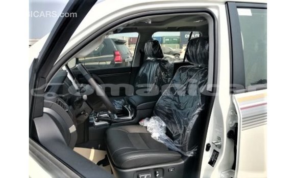 Buy Import Toyota Land Cruiser White Car in Import - Dubai in Dhufar Buy Import Toyota Land Cruiser White Car in Import - Dubai in Dhufar