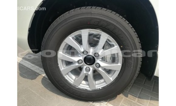 Buy Import Toyota Land Cruiser White Car in Import - Dubai in Dhufar Buy Import Toyota Land Cruiser White Car in Import - Dubai in Dhufar